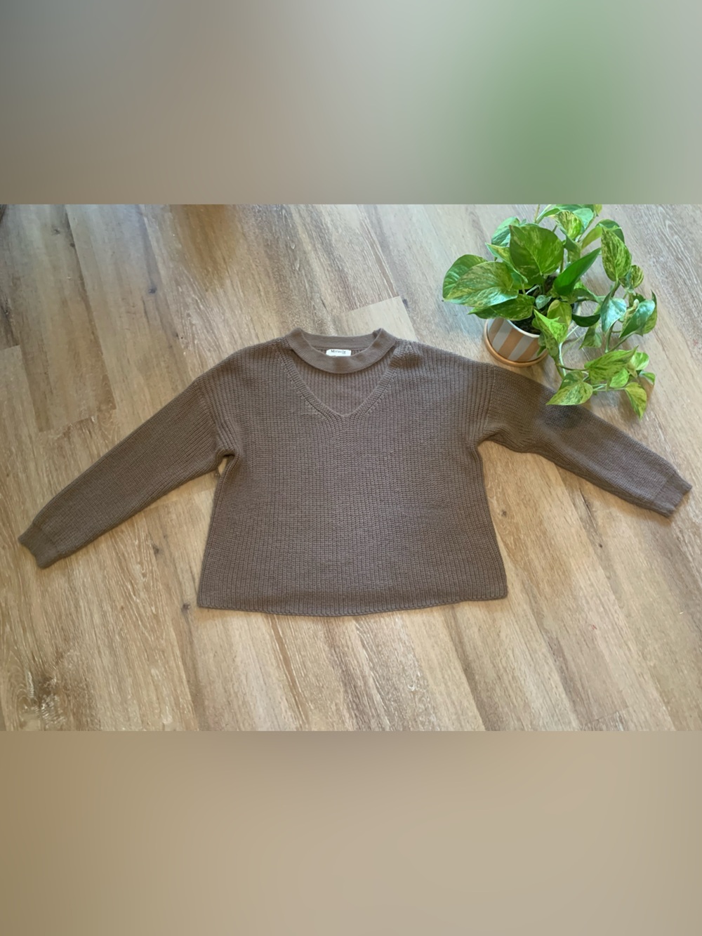 Miracle Women’s Light Brown Cozy Crewneck Sweater Size Small